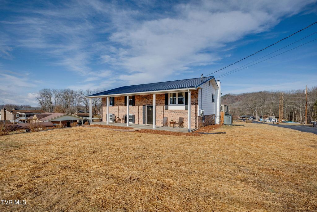 Photo of 411 Skyland Drive, Bristol, TN 37620 (MLS # 9991140)
