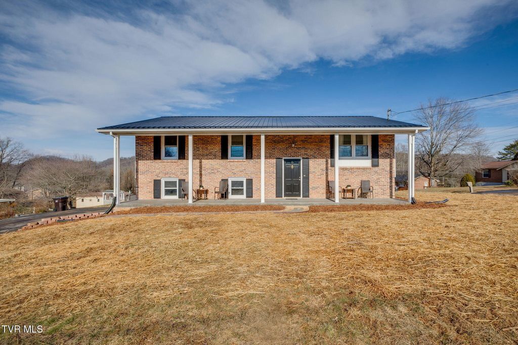 Photo of 411 Skyland Drive, Bristol, TN 37620 (MLS # 9991140)