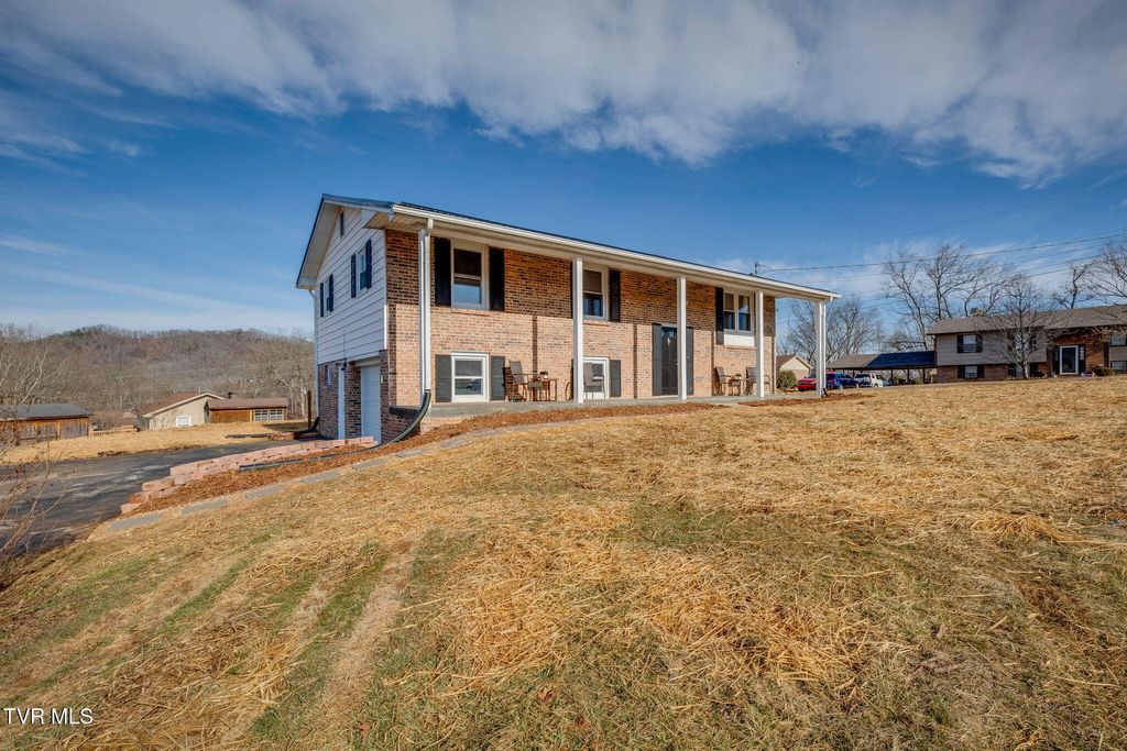 Photo of 411 Skyland Drive, Bristol, TN 37620 (MLS # 9991140)