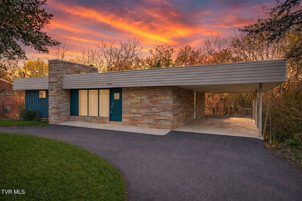 Photo of 4148 Skyland Drive, Kingsport, TN 37664 (MLS # 9993833)