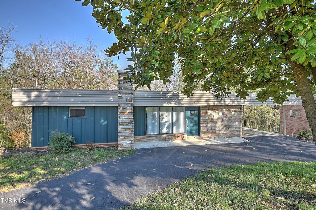 Photo of 4148 Skyland Drive, Kingsport, TN 37664 (MLS # 9993833)