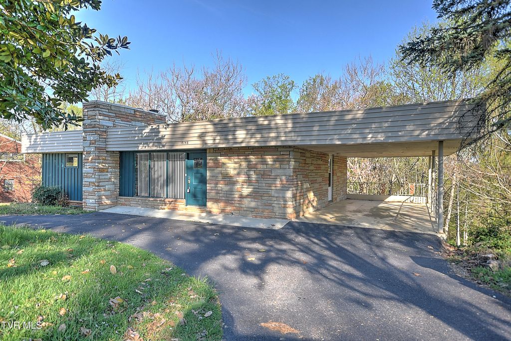 Photo of 4148 Skyland Drive, Kingsport, TN 37664 (MLS # 9993833)