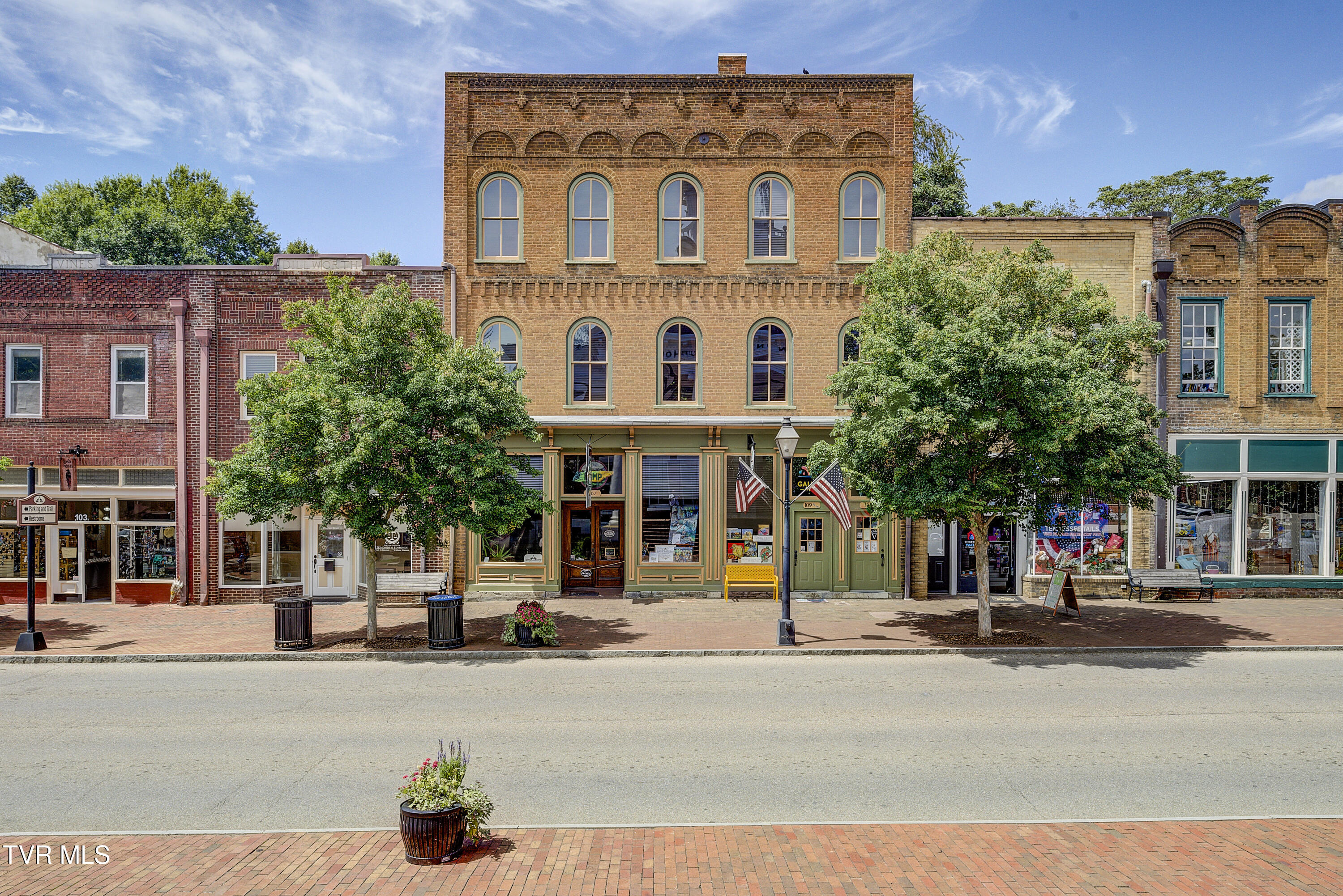 107 & 109 East Main Street