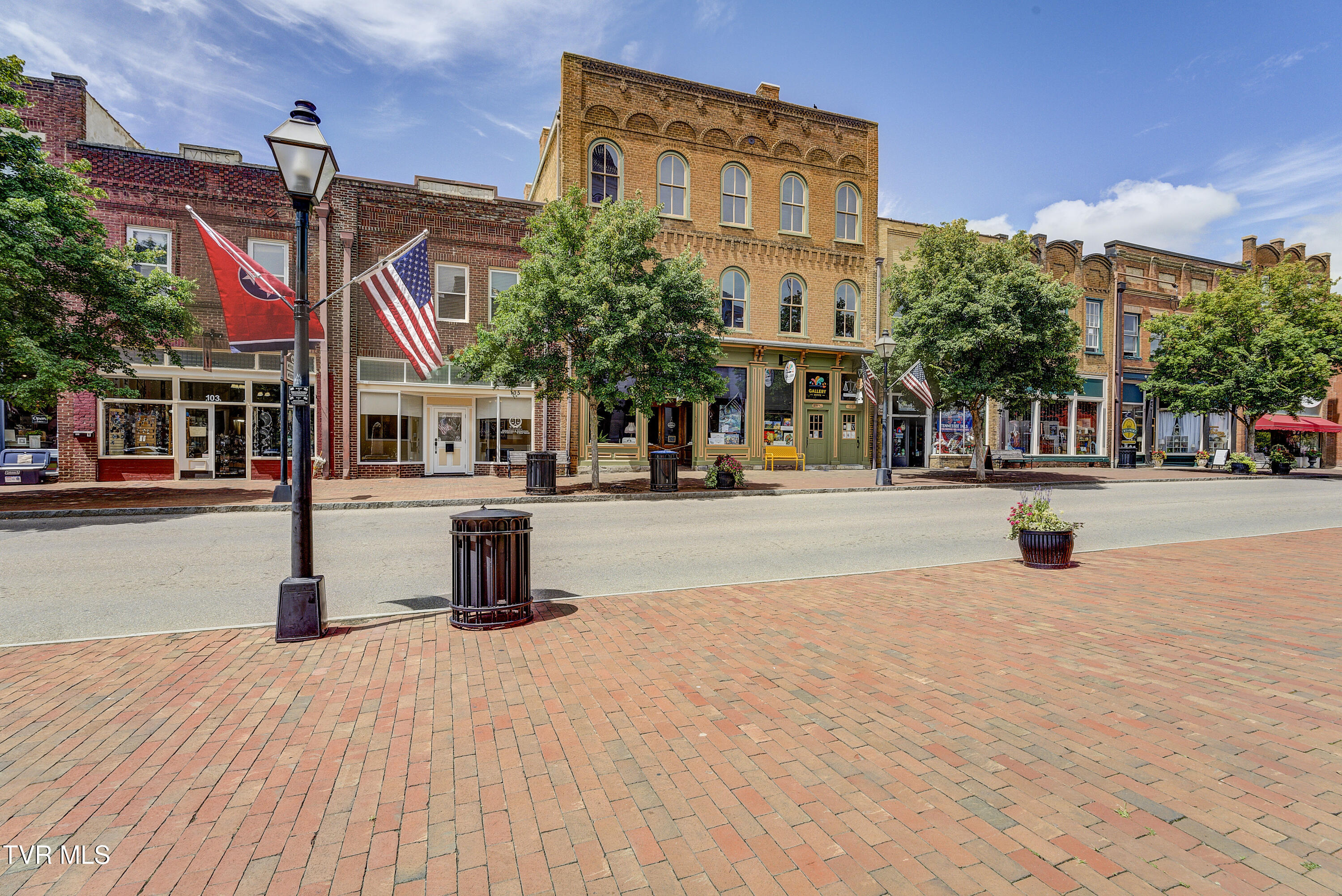 107 & 109 East Main Street