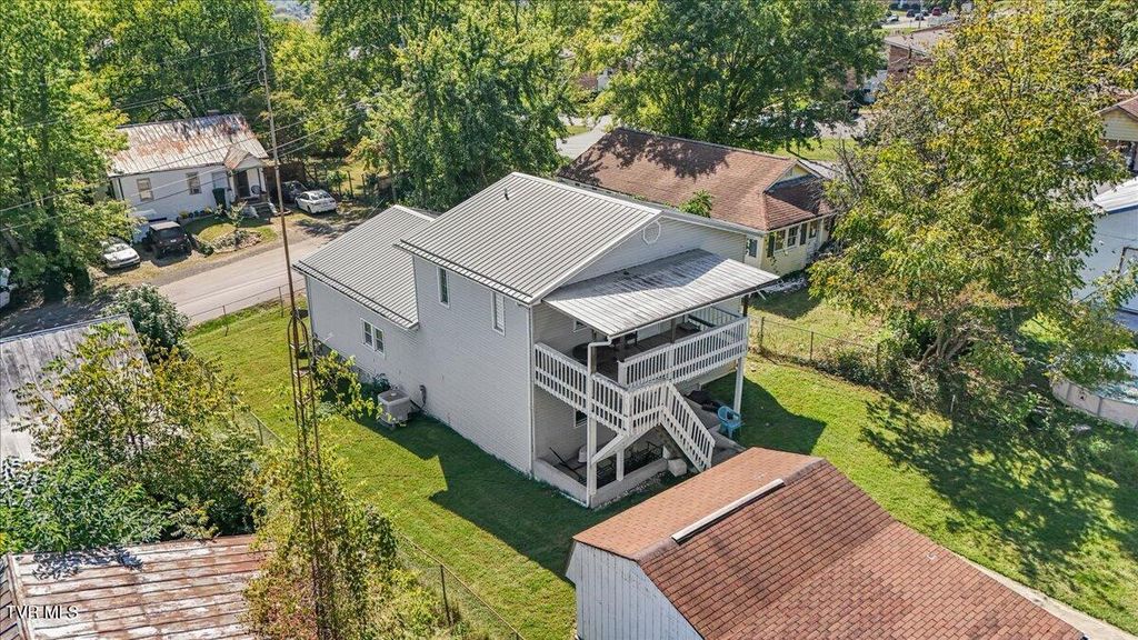 Photo of 1620 Lake Street, Kingsport, TN 37660 (MLS # 9986922)