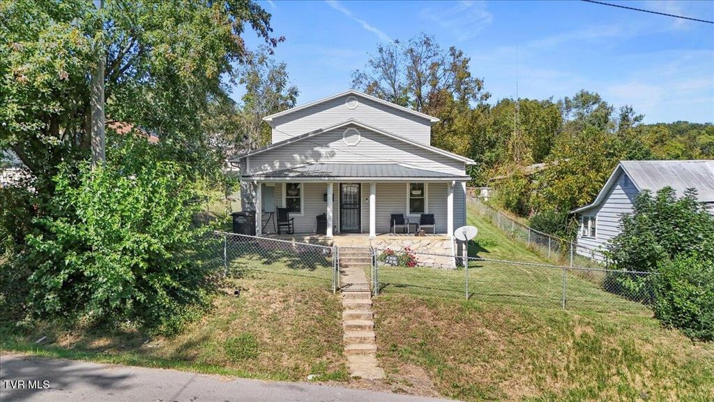 Photo of 1620 Lake Street, Kingsport, TN 37660 (MLS # 9986922)
