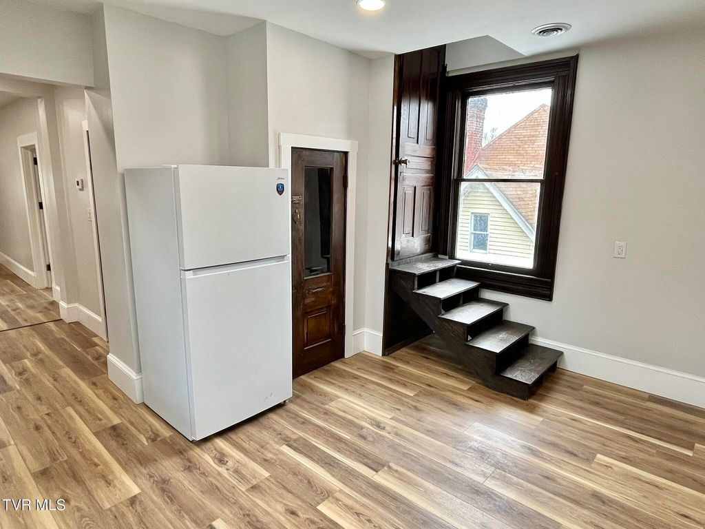 Photo of 635 Alabama Street #2, Bristol, TN 37620 (MLS # 9989940)