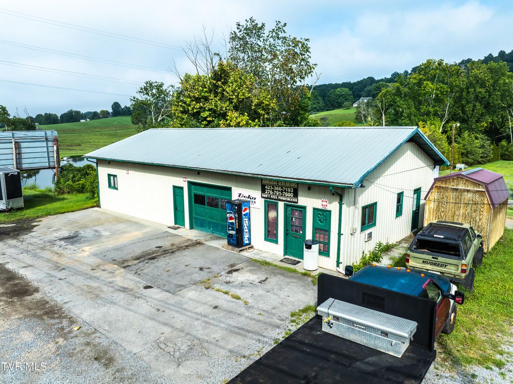 Photo of 109 Meadow Street, Bristol, TN 37620 (MLS # 9984735)