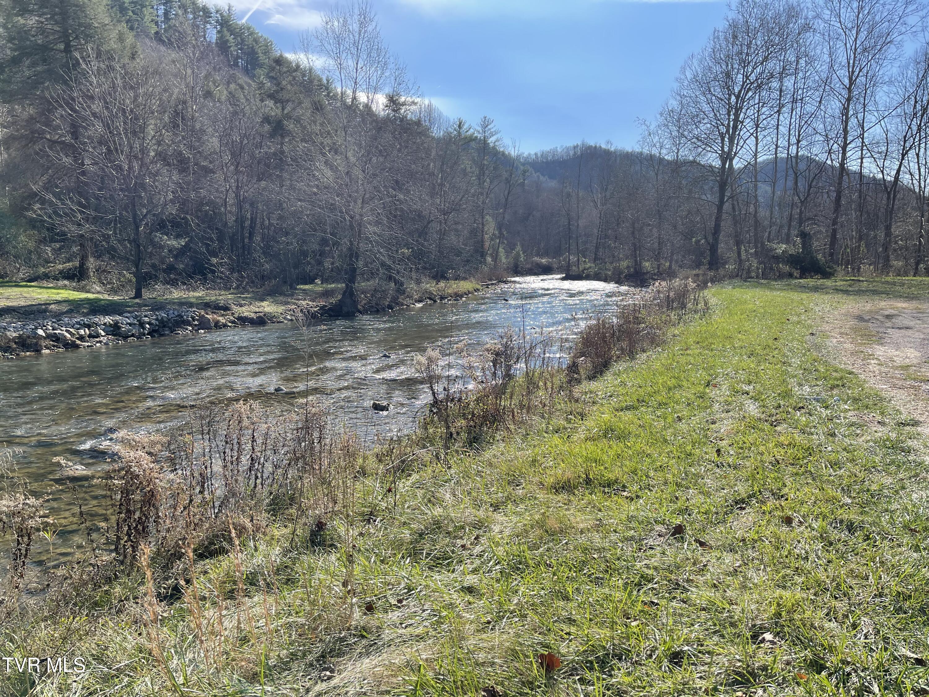 36b Of Roan Creek Road, Butler, Tennessee image 3