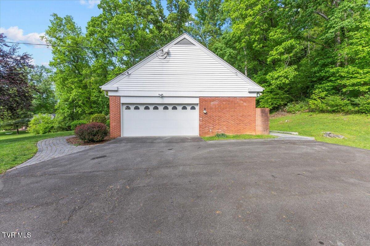 2300 Edgewood Avenue, Elizabethton, Tennessee image 8