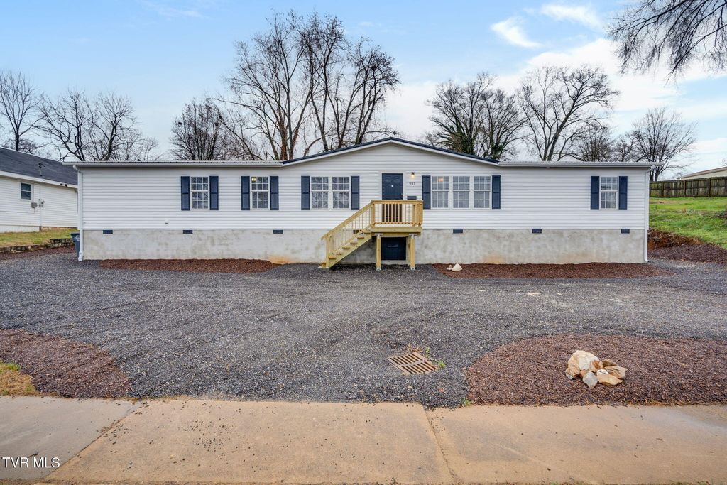 Photo of 931 Riverside Avenue, Kingsport, TN 37660 (MLS # 9988938)