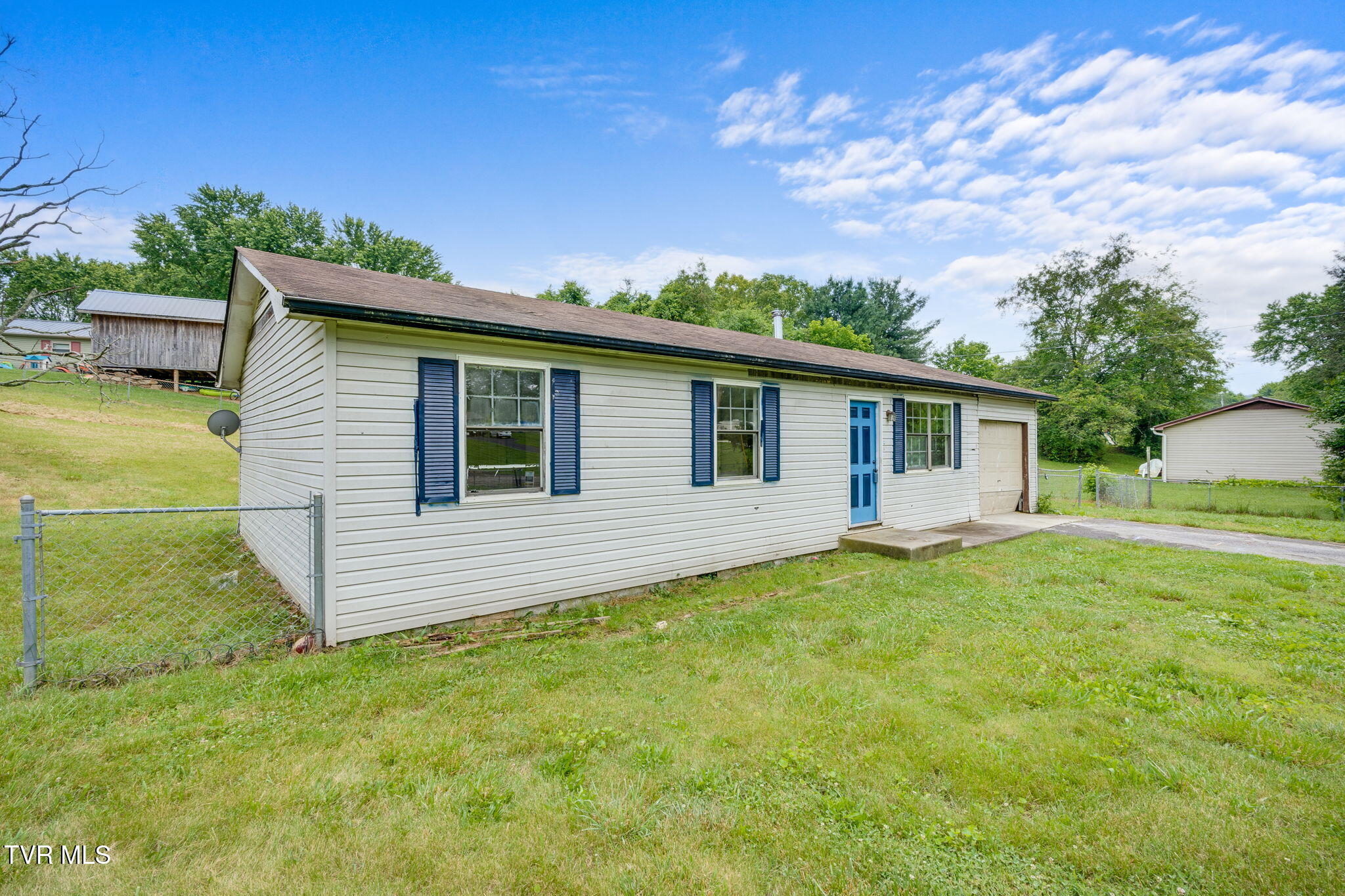 110 Colonial Hills Drive, Rogersville, Tennessee image 2
