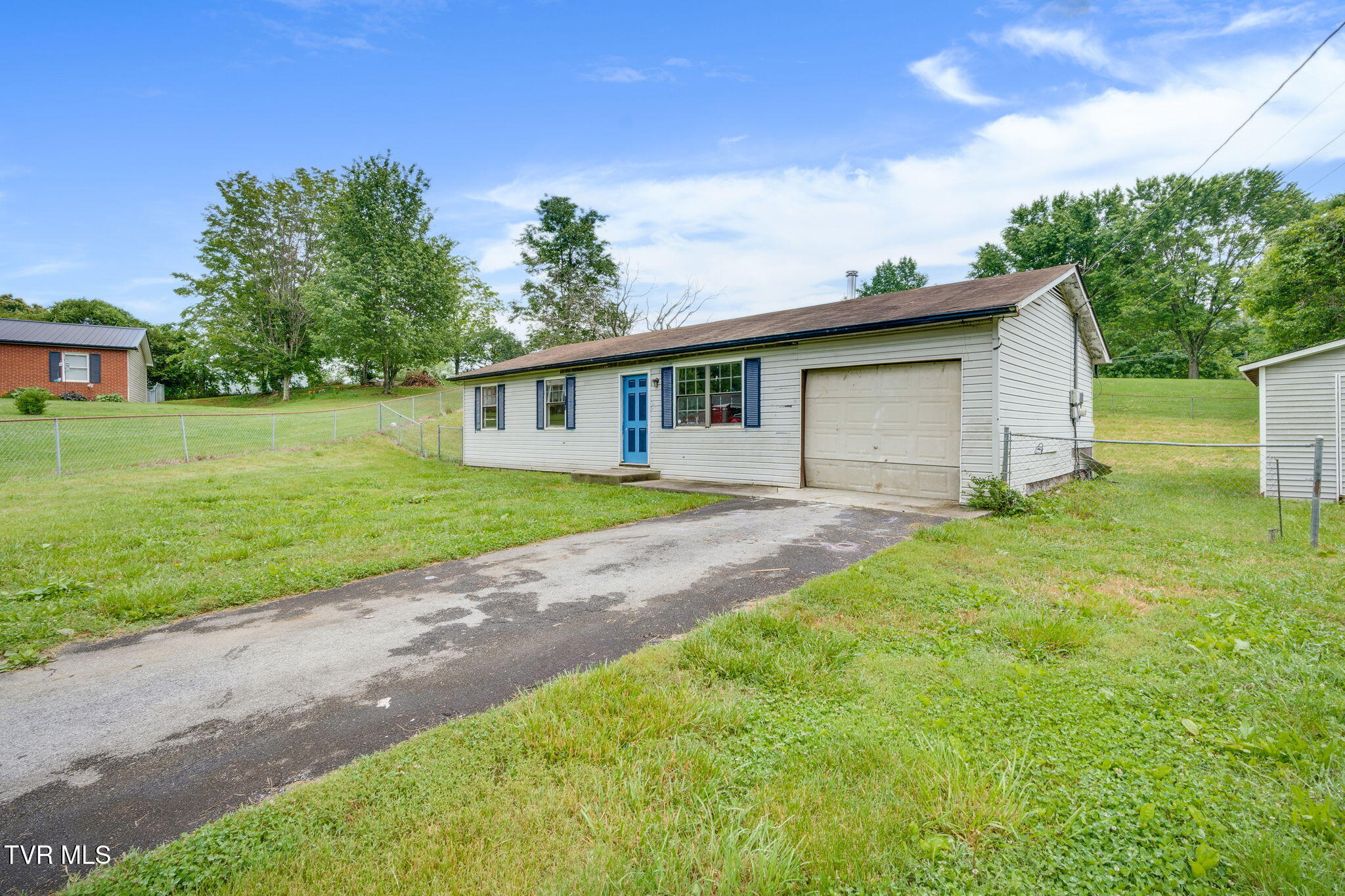 110 Colonial Hills Drive, Rogersville, Tennessee image 3