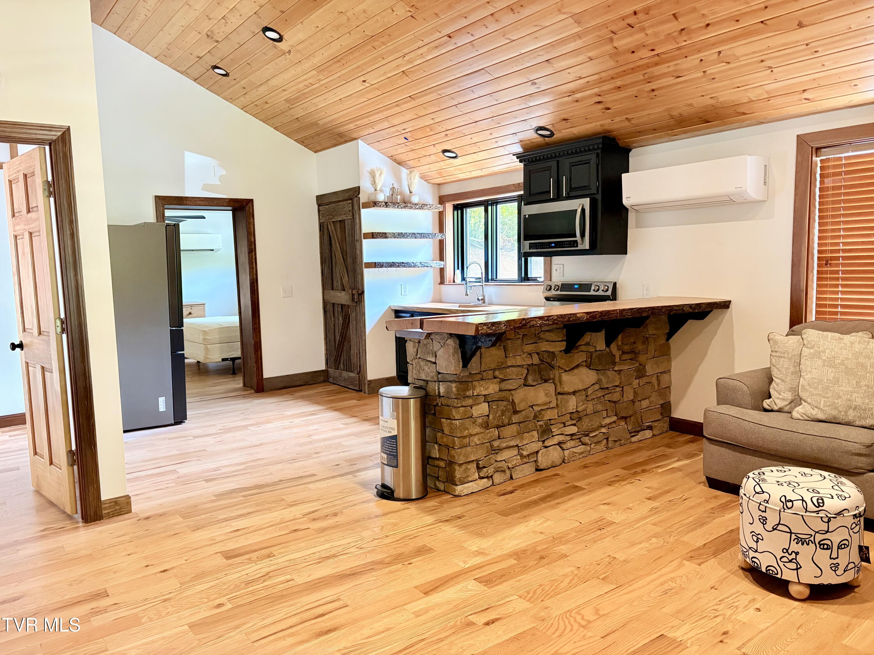 153 Hampton Creek Road, Roan Mountain, Tennessee image 10