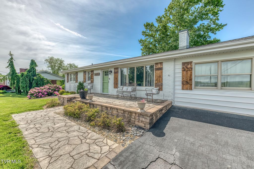 Photo of 24080 Crimson Drive, Bristol, VA 24202 (MLS # 9994944)