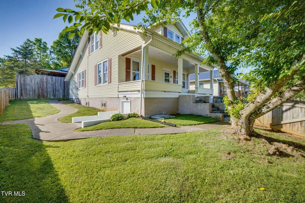 Photo of 1001 Unaka Avenue, Johnson City, TN 37601 (MLS # 9998520)