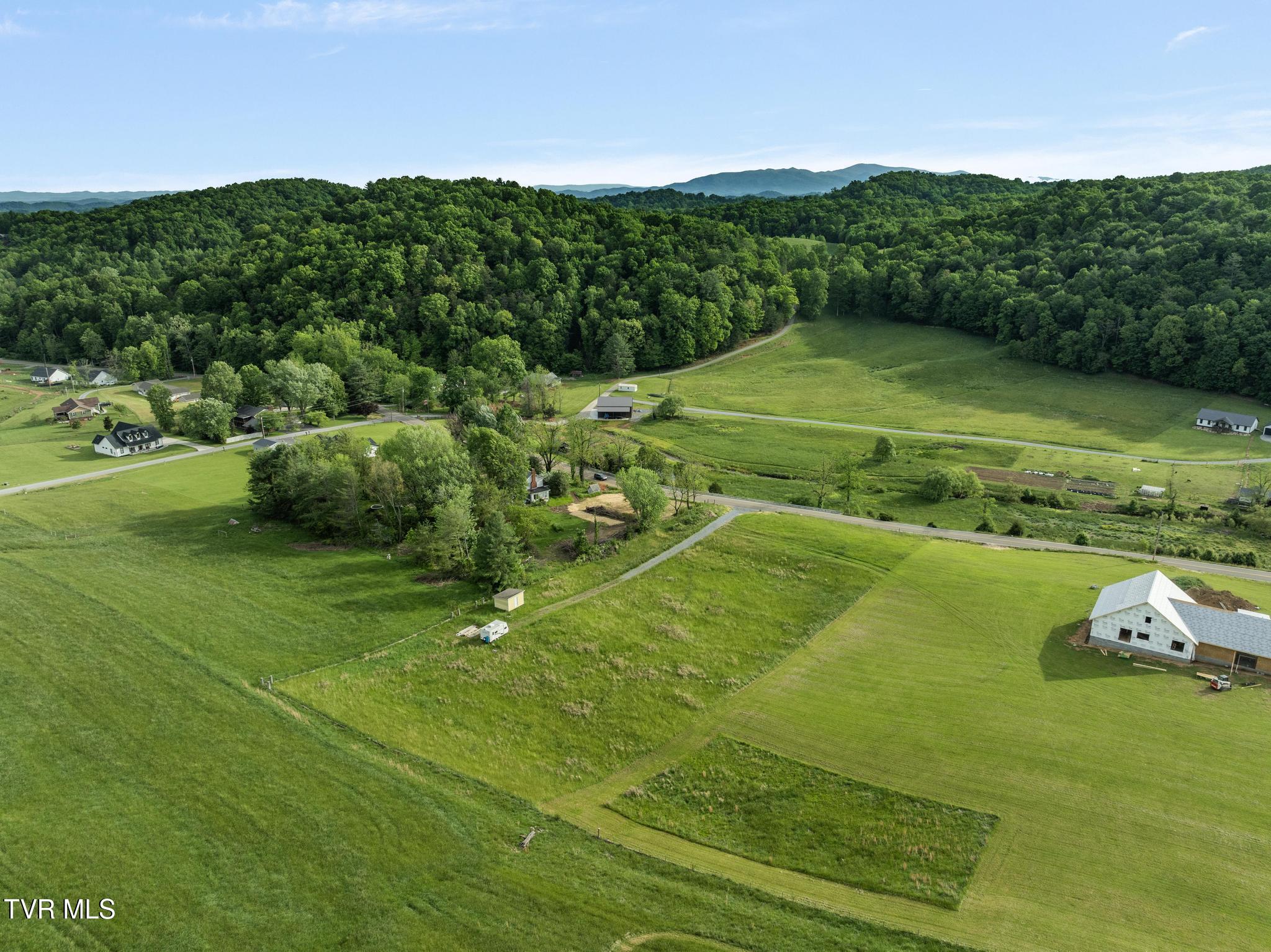736 Laurels Road, Johnson City, Tennessee image 1