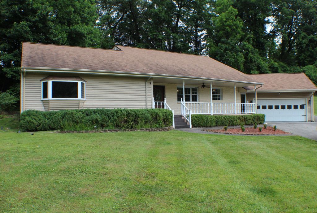 Photo of 432 Ridgefields Road, Kingsport, TN 37660 (MLS # 9991532)