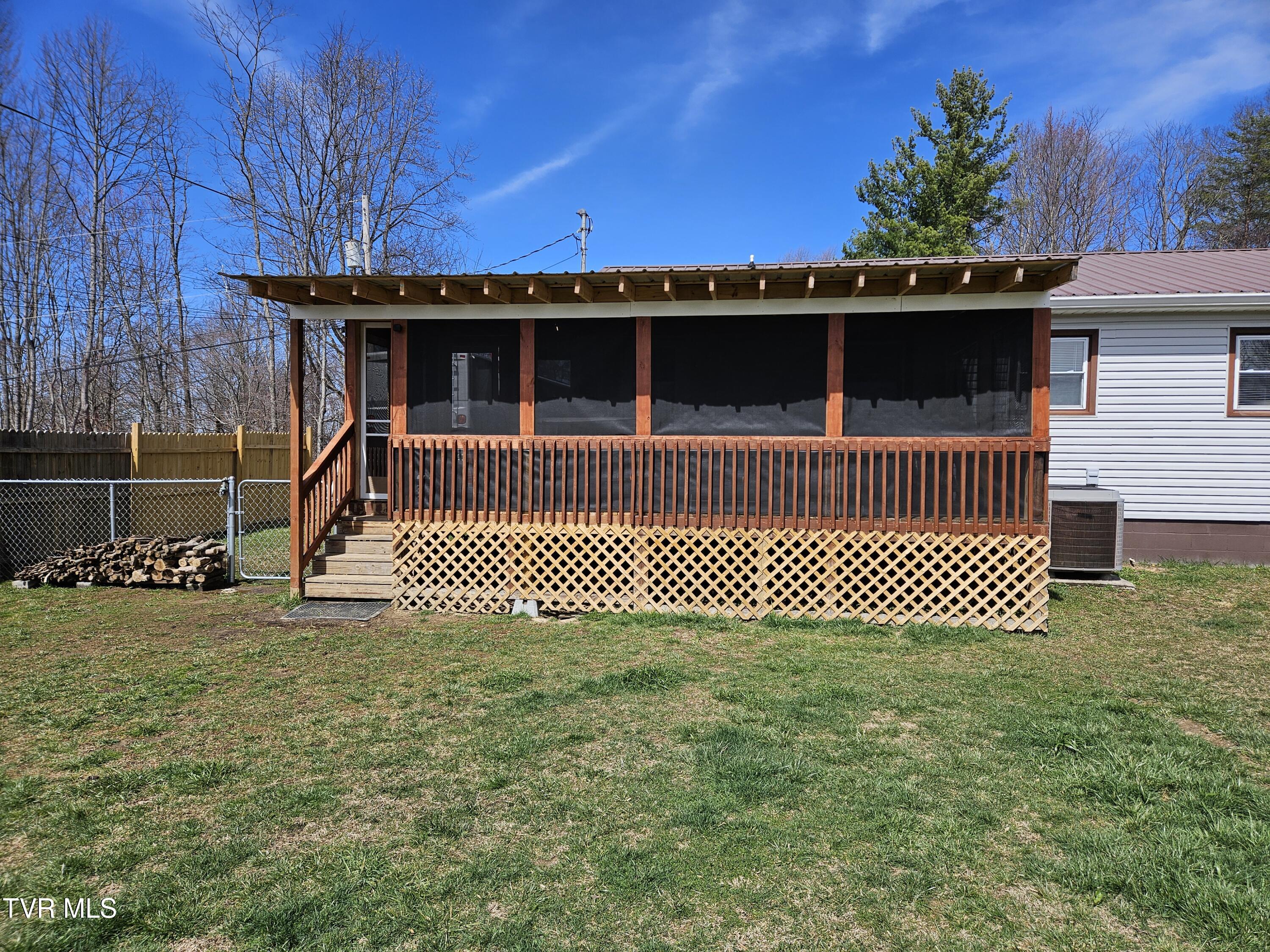 229 Harm Ridge, Coeburn, Virginia image 4