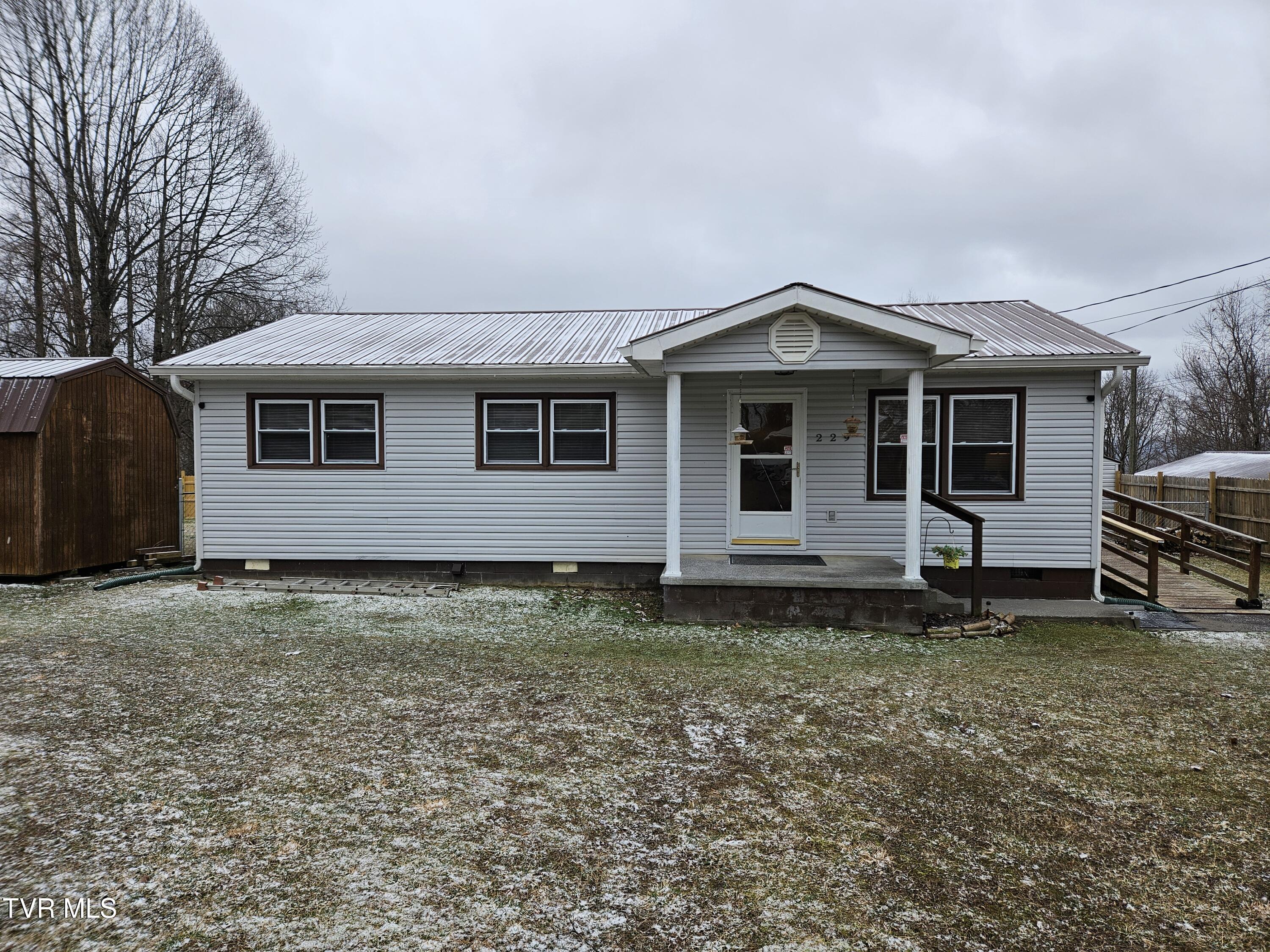 229 Harm Ridge, Coeburn, Virginia image 1