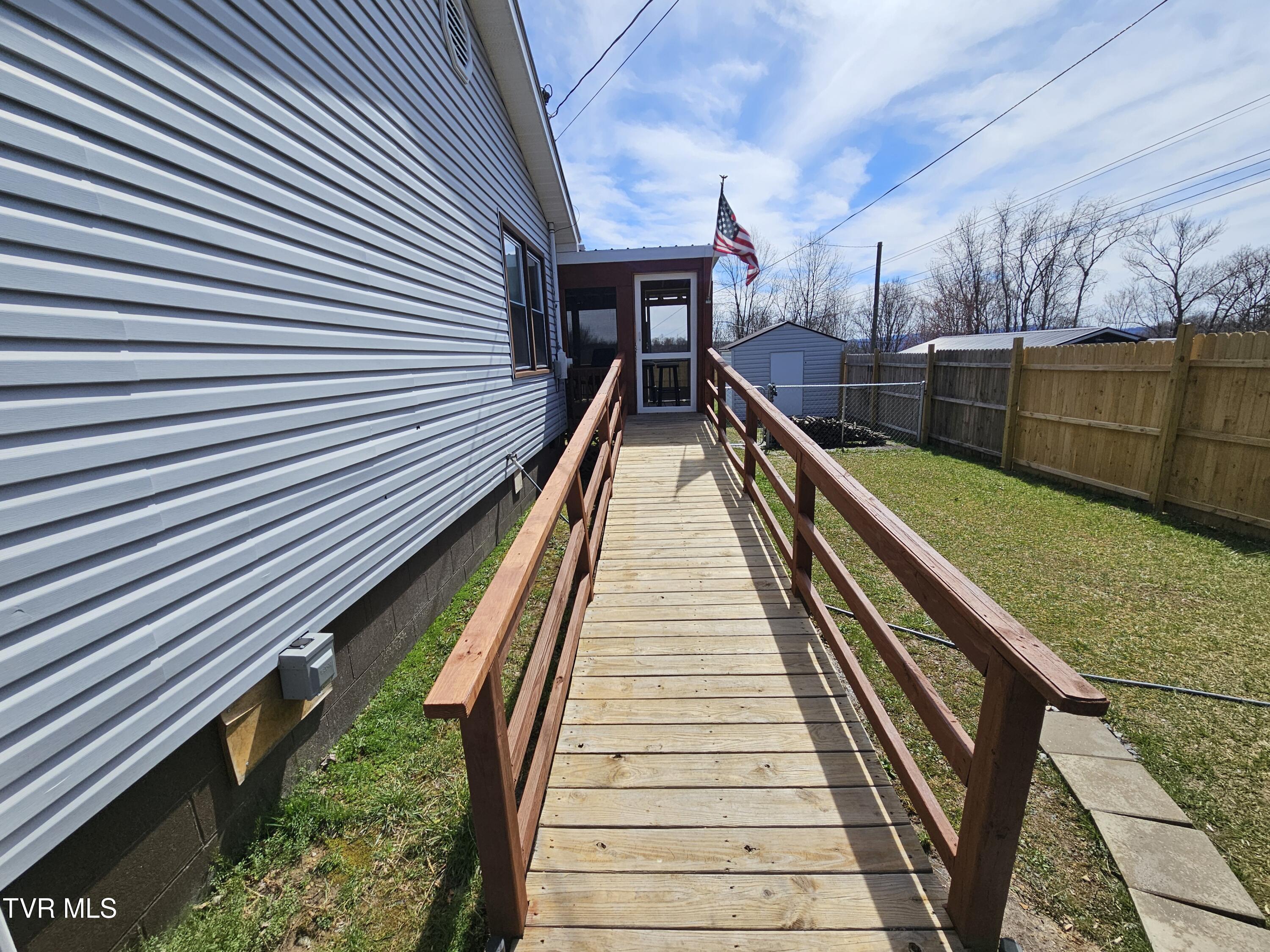 229 Harm Ridge, Coeburn, Virginia image 3