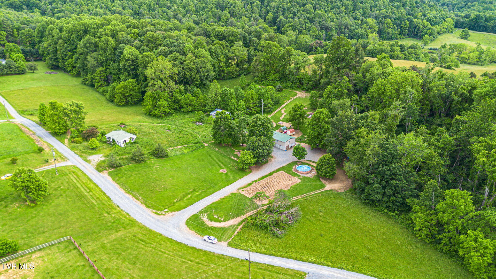 17508 Dreamers Lane, Glade Spring, Virginia image 2