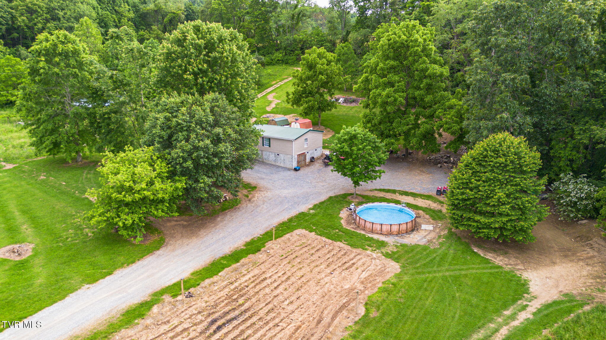 17508 Dreamers Lane, Glade Spring, Virginia image 3