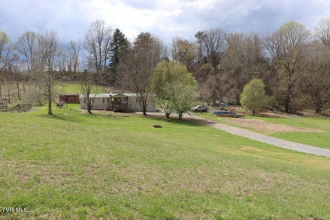 Homes For Sale - 17508 Dreamers Lane<br/> Glade Spring, VA 24340