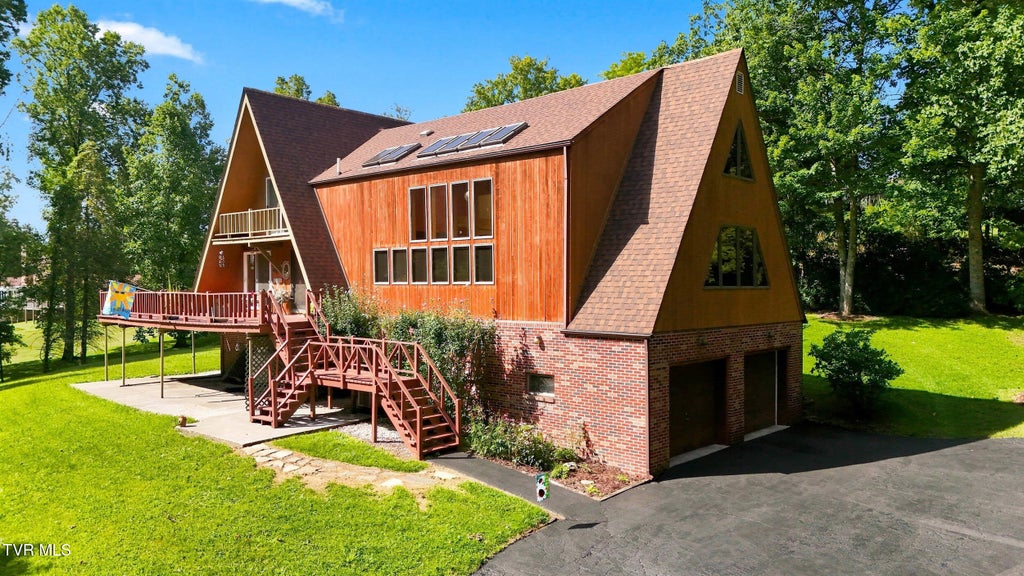 Photo of 301 Cherry Street, Wise, VA 24293 (MLS # 10000138)