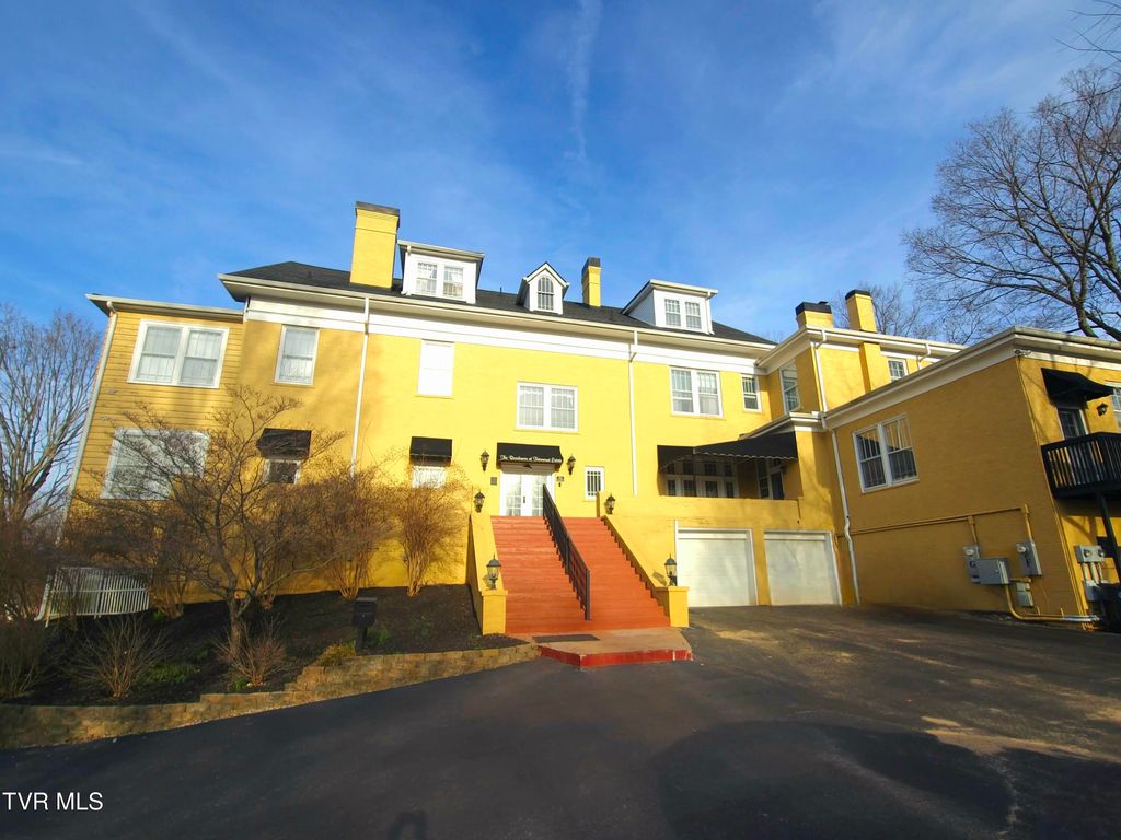 Photo of 924 Maryland Avenue #D, Bristol, TN 37620 (MLS # 9991875)