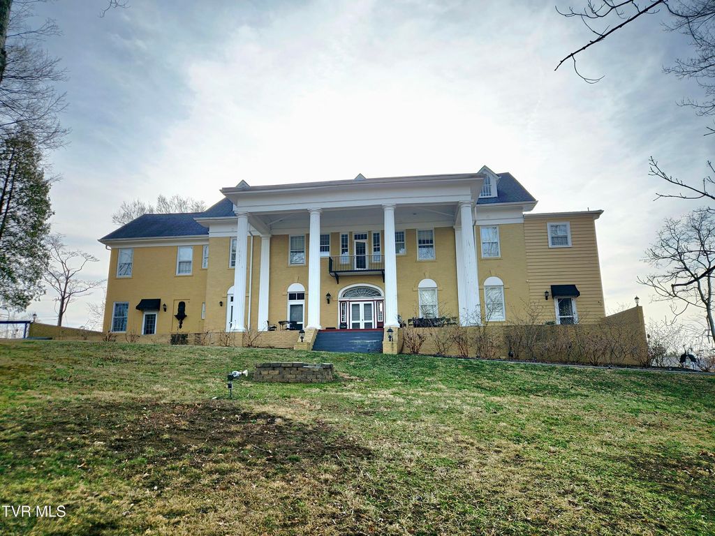 Photo of 924 Maryland Avenue #D, Bristol, TN 37620 (MLS # 9991875)