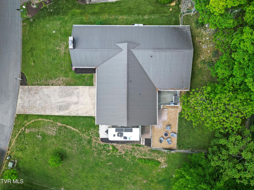 Photo of 1231 Tanglewood Drive, Greeneville, TN 37743 (MLS # 9994520)