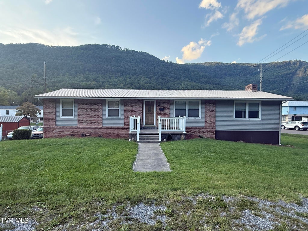 Photo of 1815 Shawnee Avenue, Big Stone Gap, VA 24219 (MLS # 10000290)