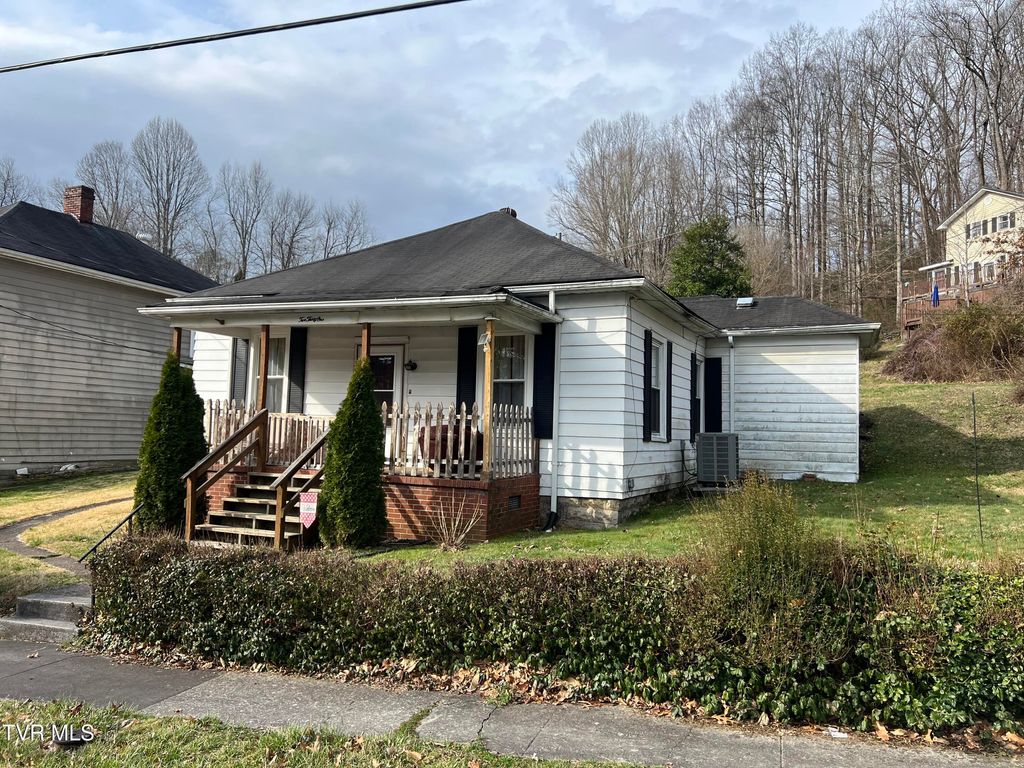 Photo of 231 11th Street, Norton, VA 24273 (MLS # 9991903)