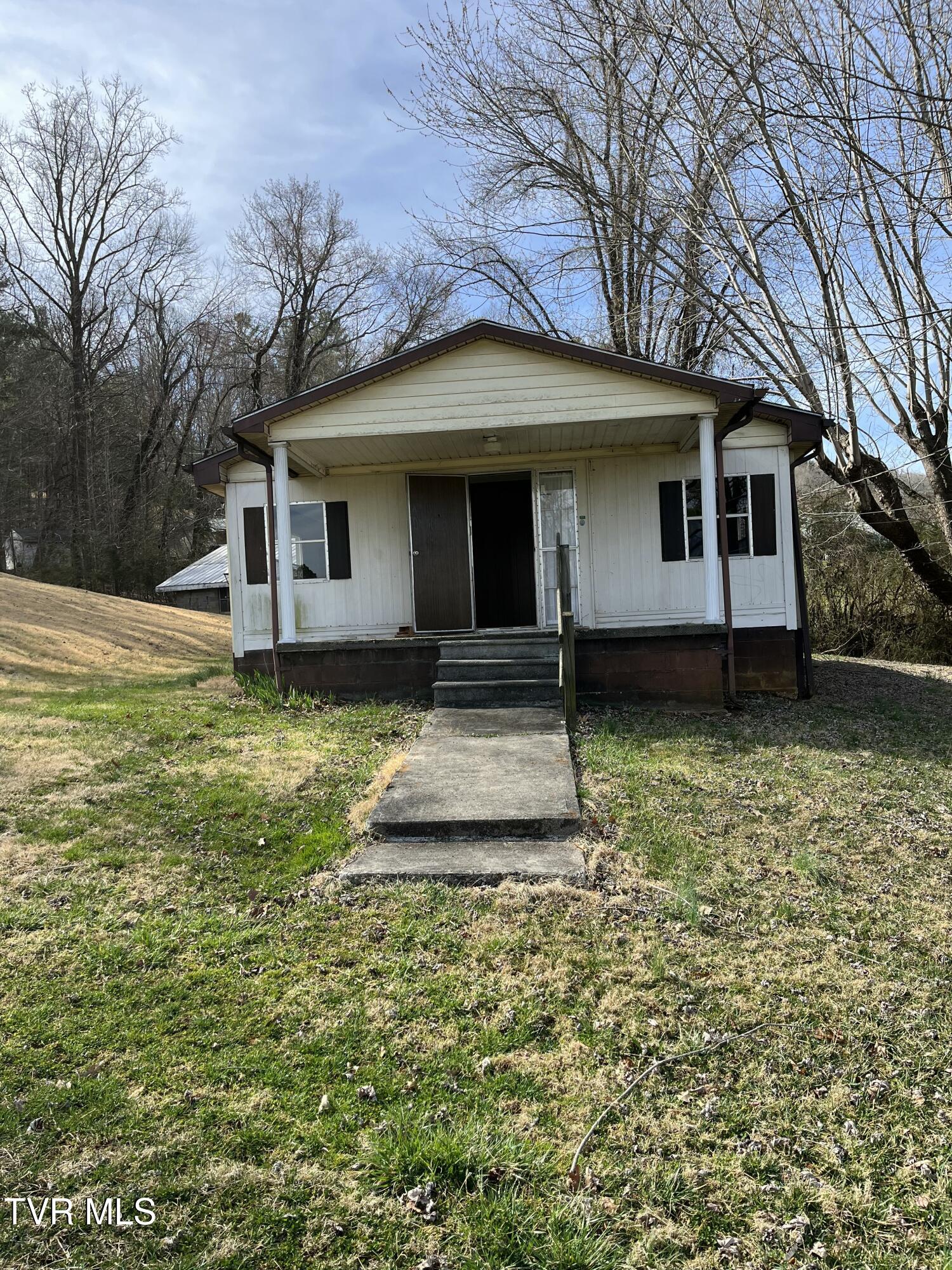 108 Crosswhite Lane, Erwin, Tennessee image 2