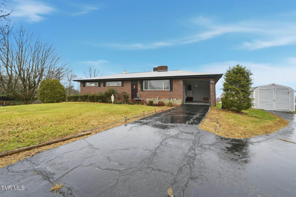 Photo of 748 Navaho Trail, Bristol, VA 24201 (MLS # 9989163)