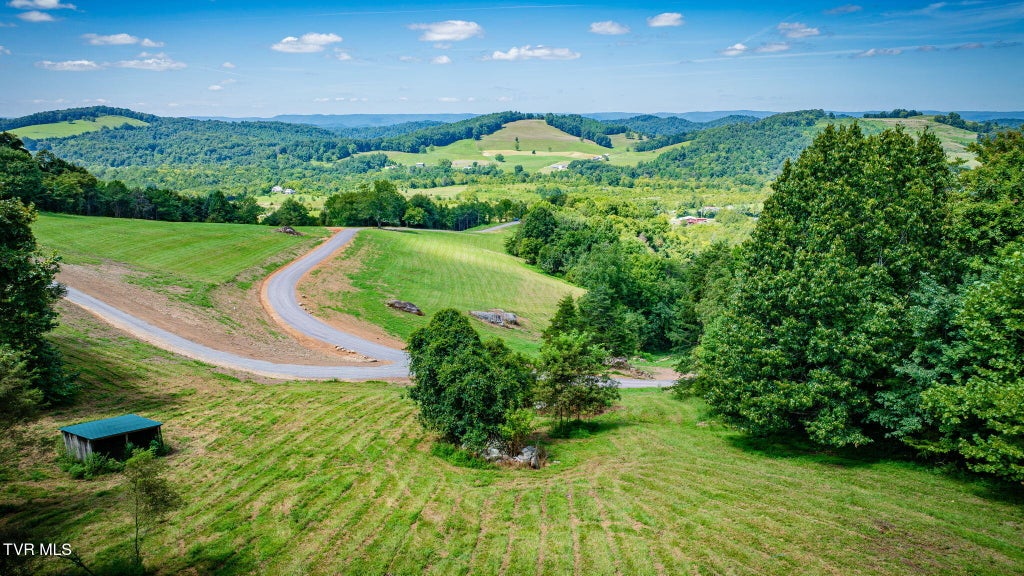Photo of 1 Blackberry Hills Trail LN, Thorn Hill, TN 37881 (MLS # 10000314)