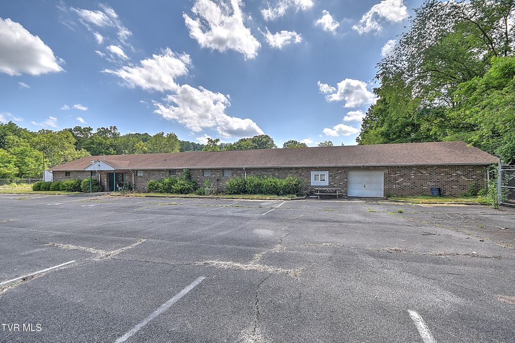 Photo of 160 Creekside Trail, Bristol, VA 24201 (MLS # 9997481)