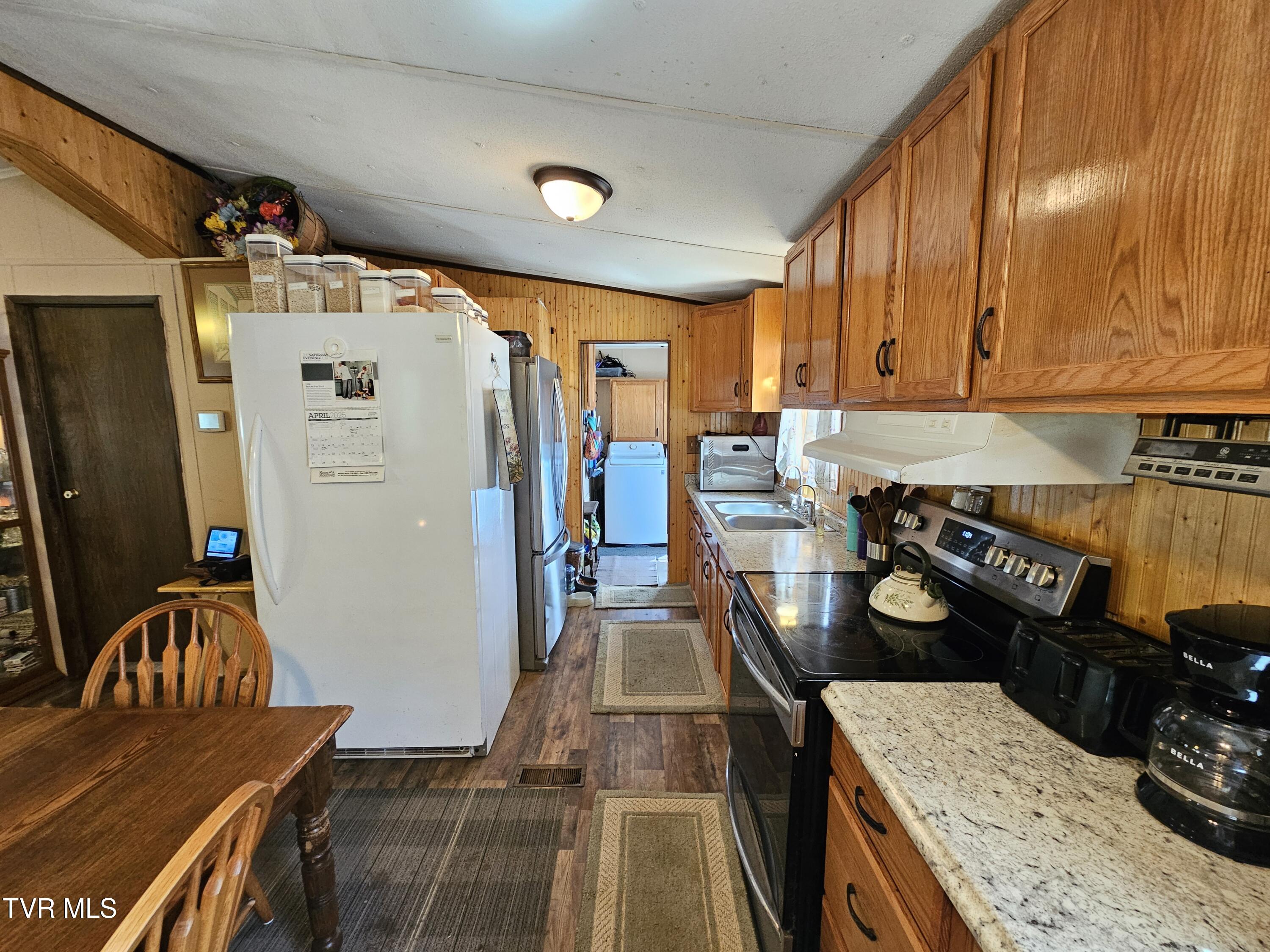 149 Doty Road, Roan Mountain, Tennessee image 18