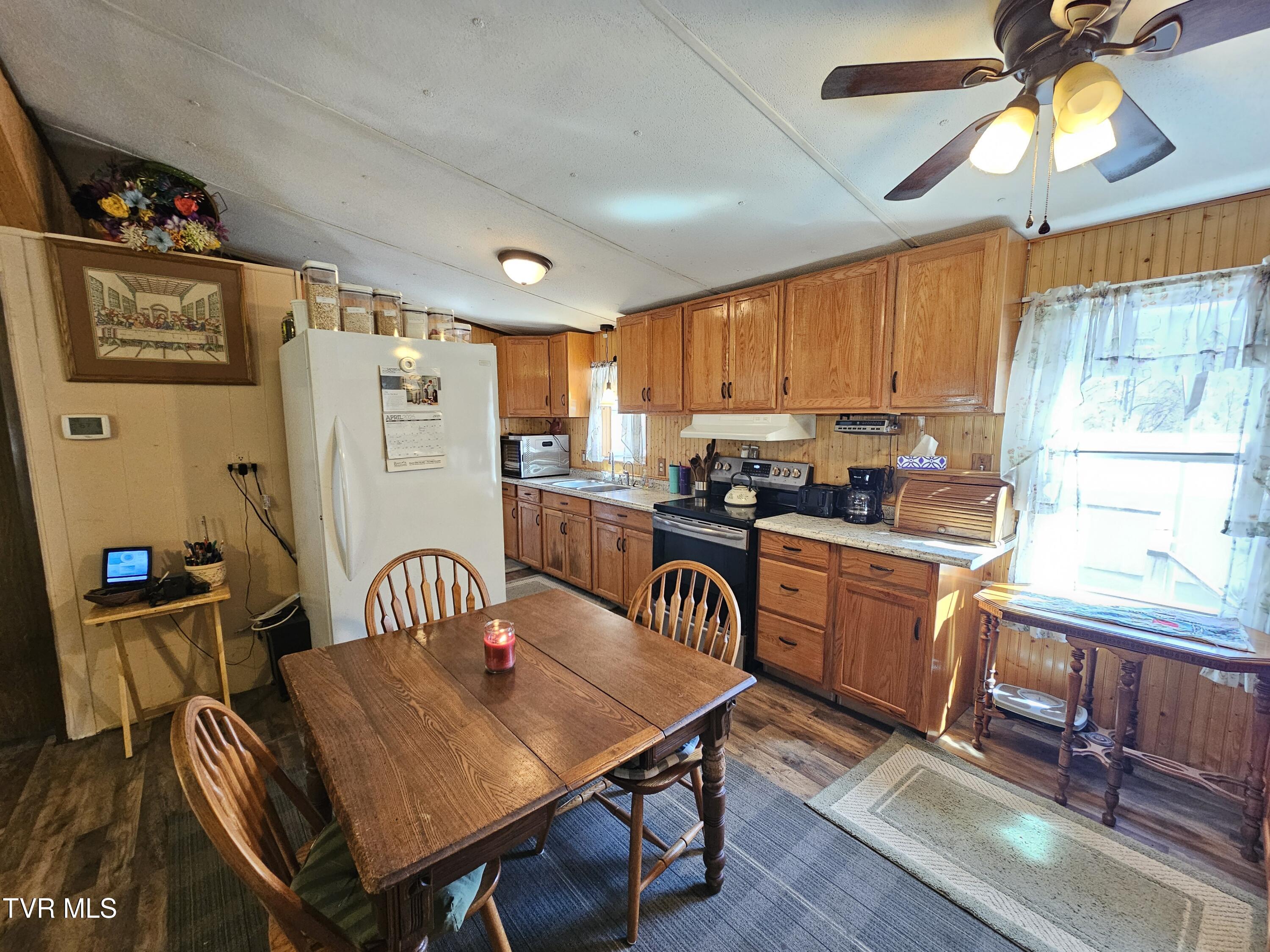 149 Doty Road, Roan Mountain, Tennessee image 17