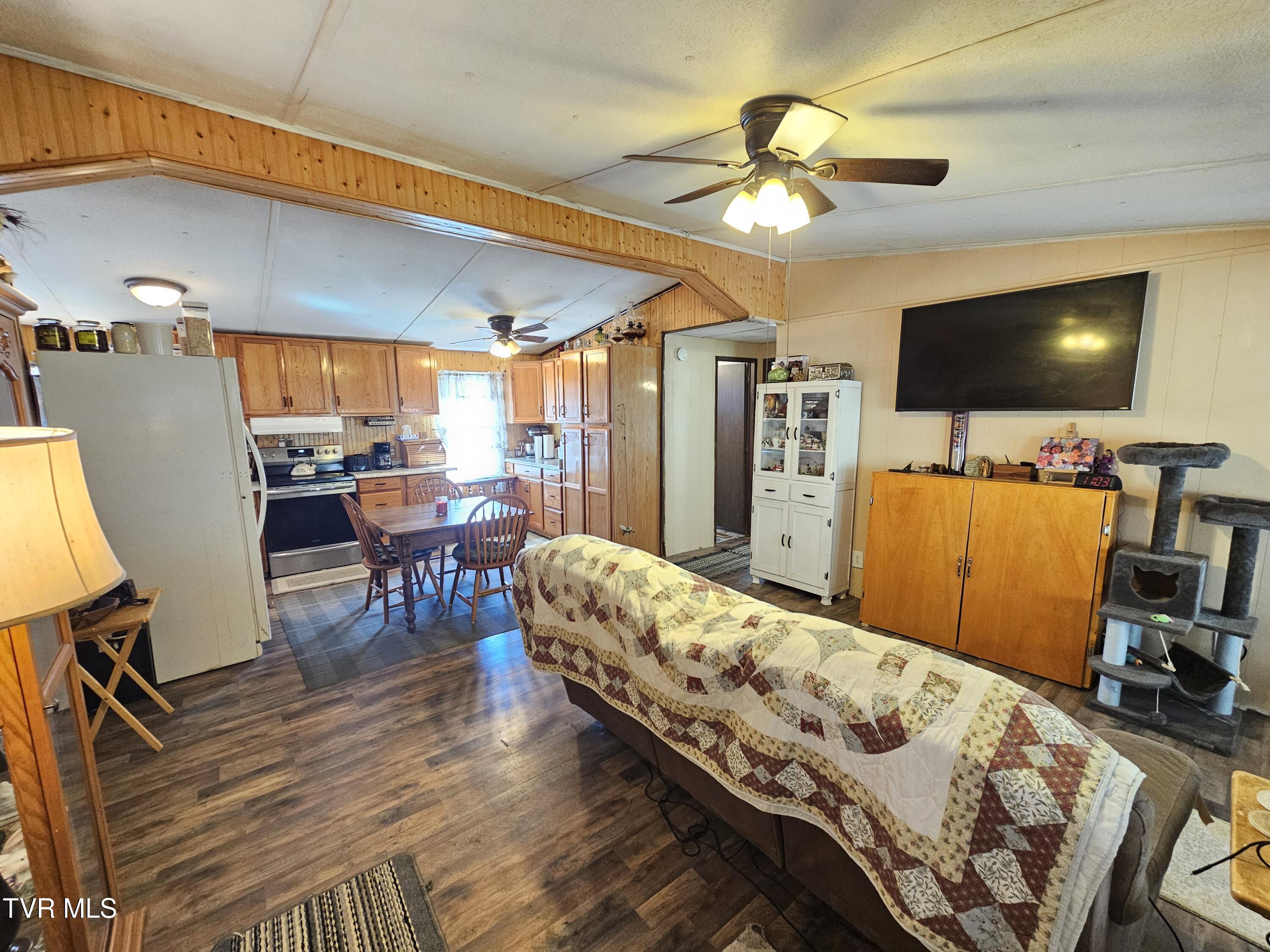 149 Doty Road, Roan Mountain, Tennessee image 8