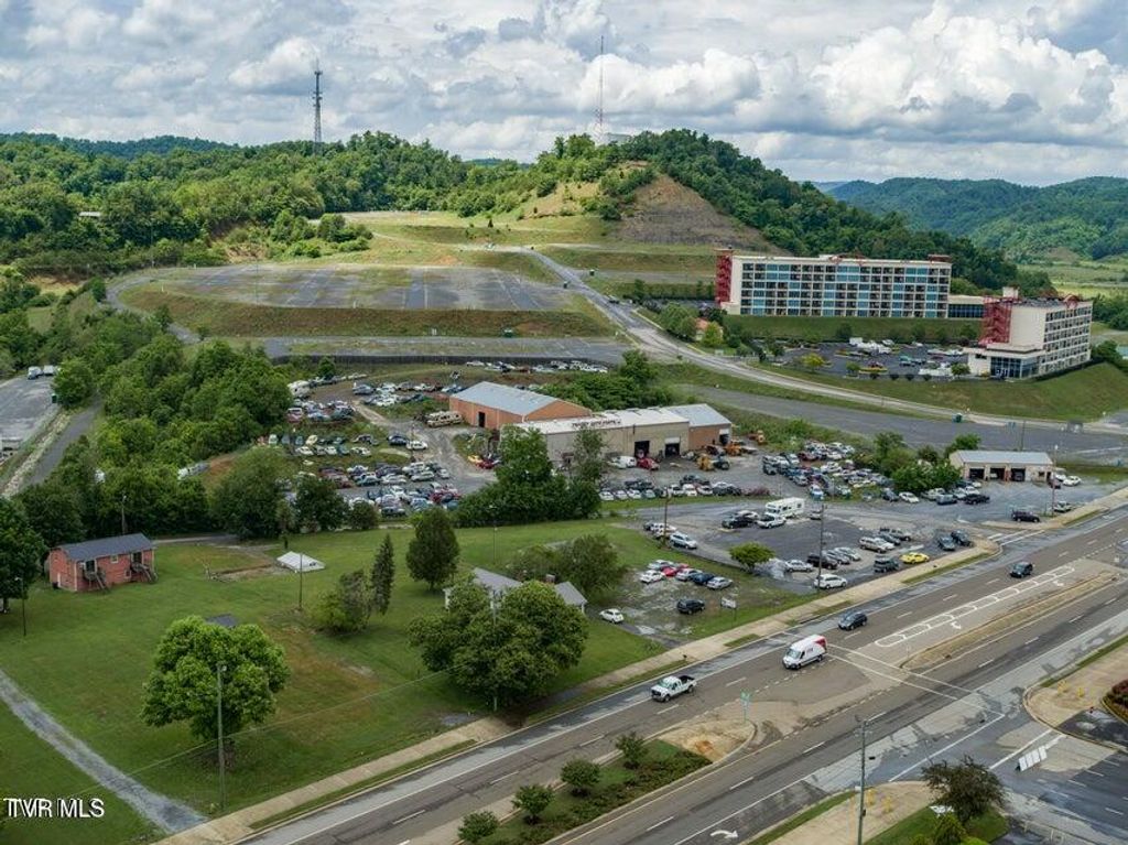 Photo of 2988 Highway 11e, Bluff City, TN 37618 (MLS # 9987054)