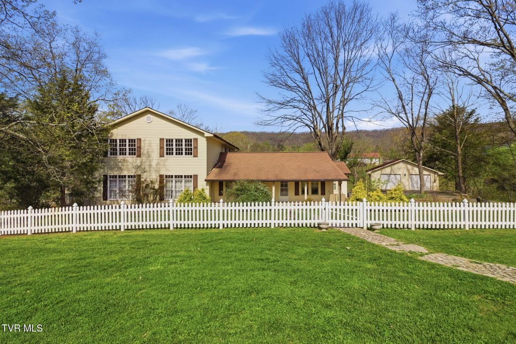 Photo of 2412 Reservoir Road, Kingsport, TN 37660 (MLS # 9994070)