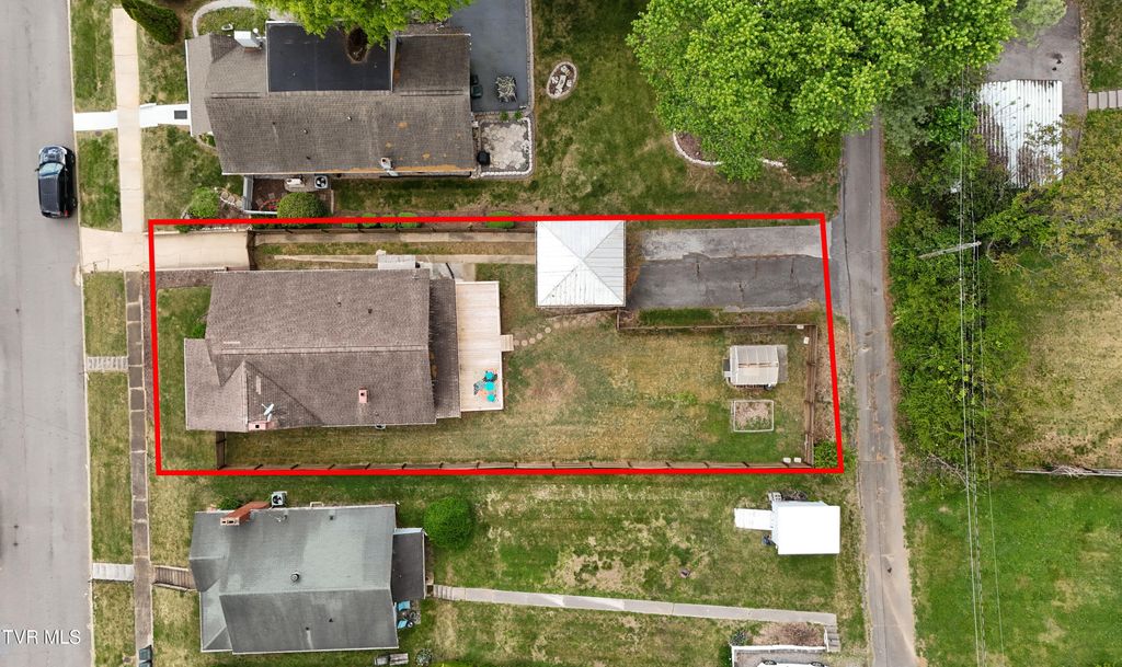 Photo of 1023 Arlington Avenue, Bristol, VA 24201 (MLS # 9994265)