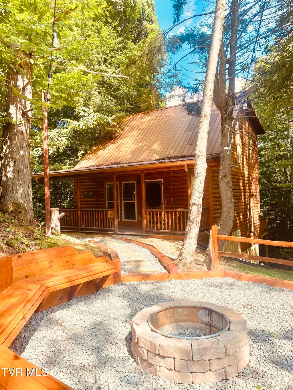 Photo of 154 State Highway 143, Roan Mountain, TN 37687 (MLS # 9983257)