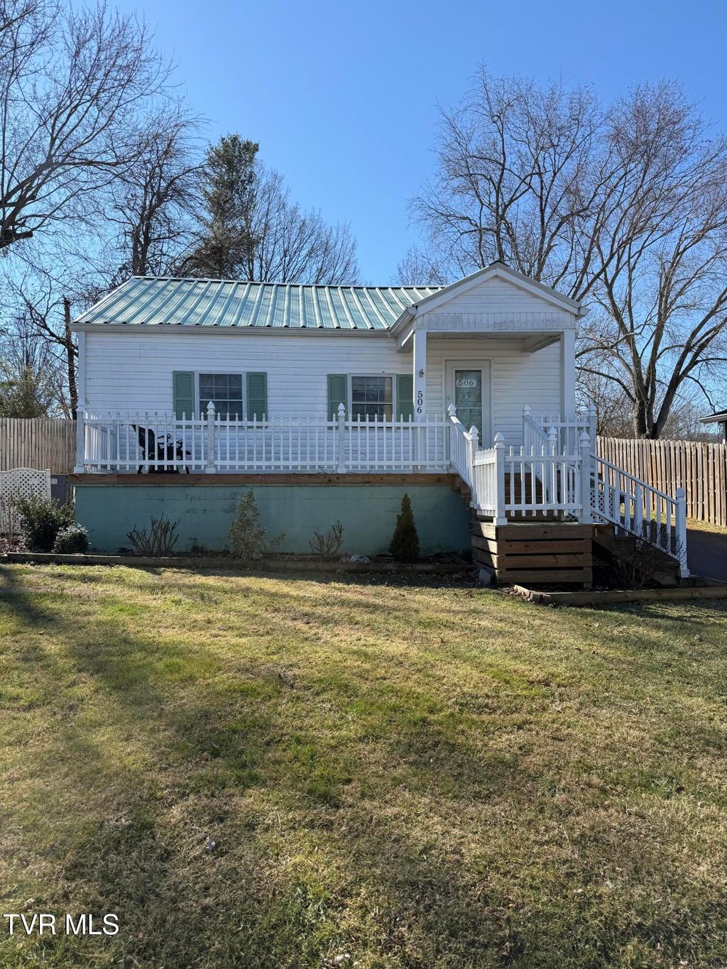 Photo of 506 Trudy Street, Elizabethton, TN 37643 (MLS # 9991247)