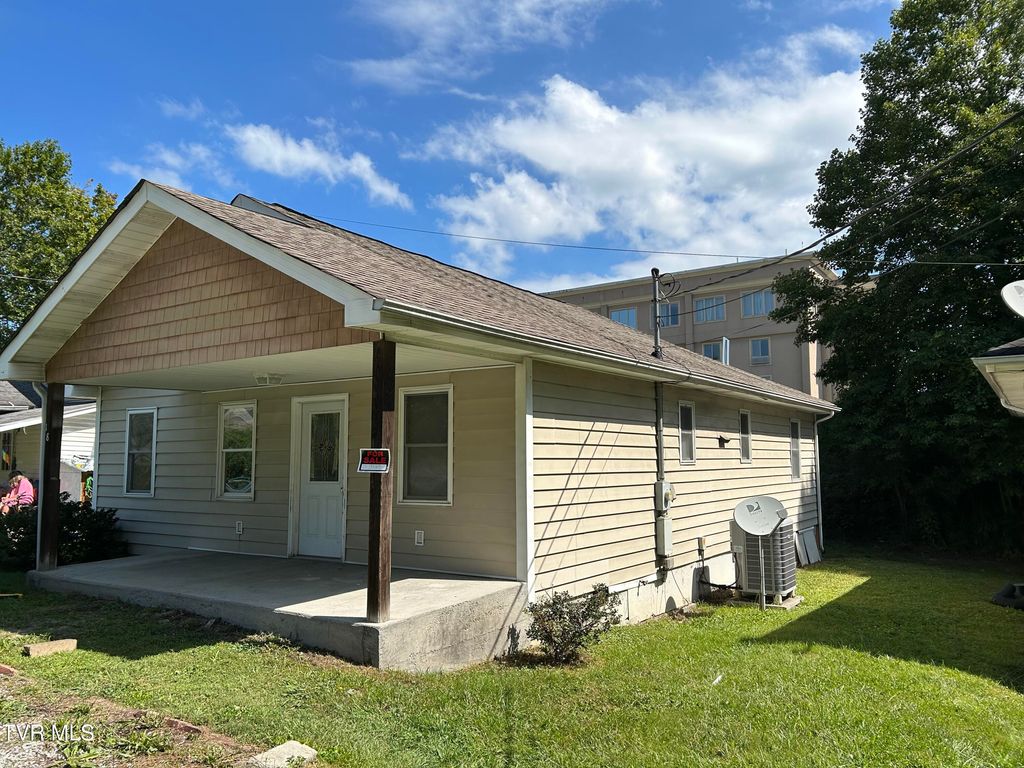 Photo of 18 11th Street, Norton, VA 24273 (MLS # 9975484)