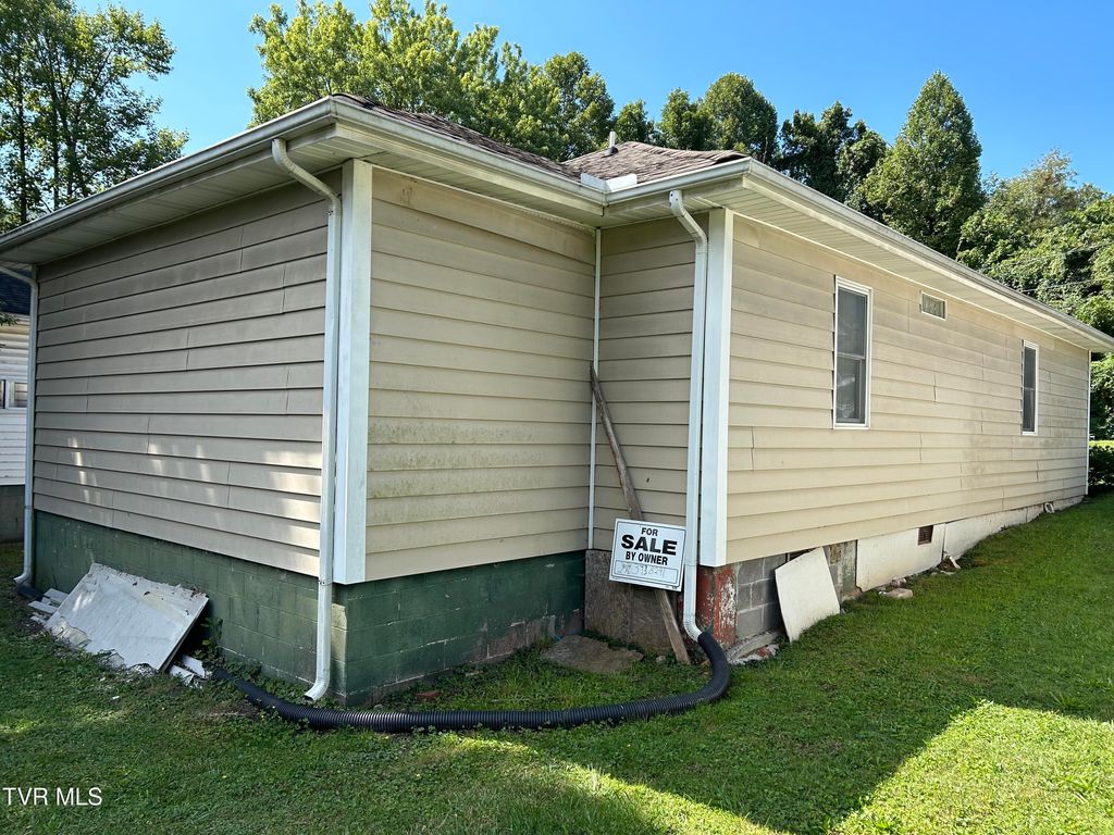 Photo of 18 11th Street, Norton, VA 24273 (MLS # 9975484)