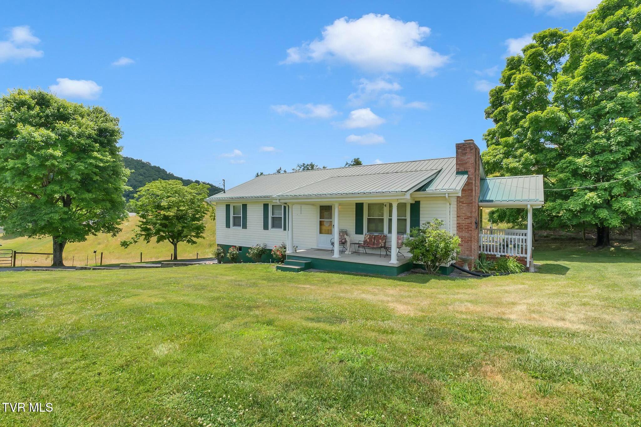 16044 Hamilton Street, Mendota, Virginia image 2