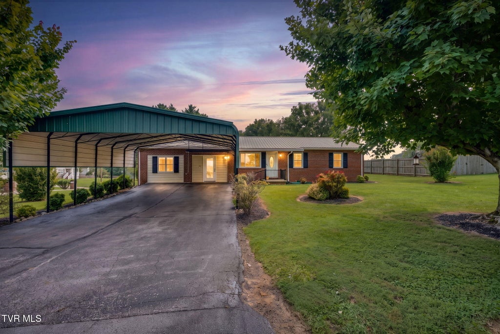 Photo of 100 Fairway Drive, Gray, TN 37615 (MLS # 10000499)